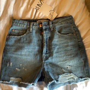 zara high waisted shorts.